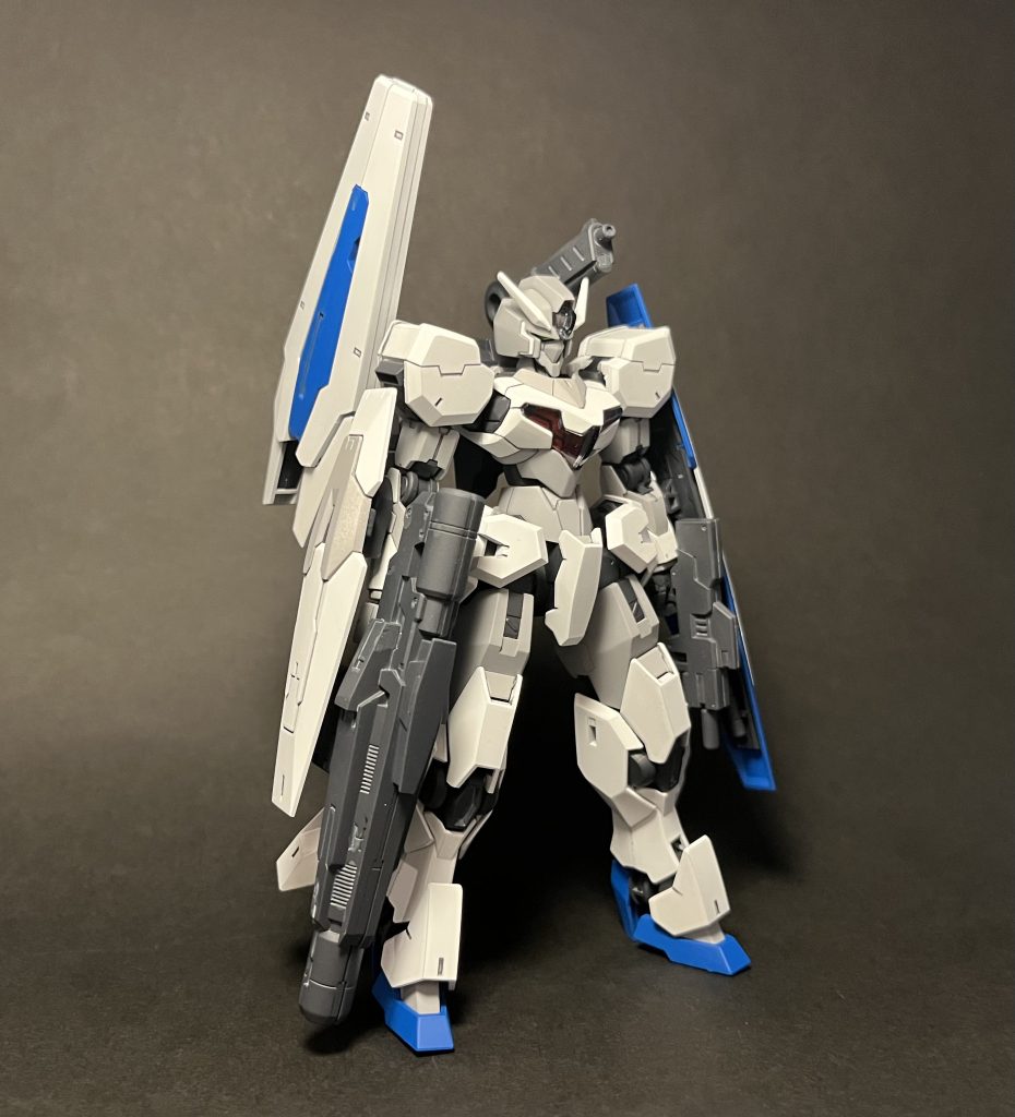 カラーはFAZZっぽくしたかったので白グレー青をベースに。カラーコーデは勉強中ですw