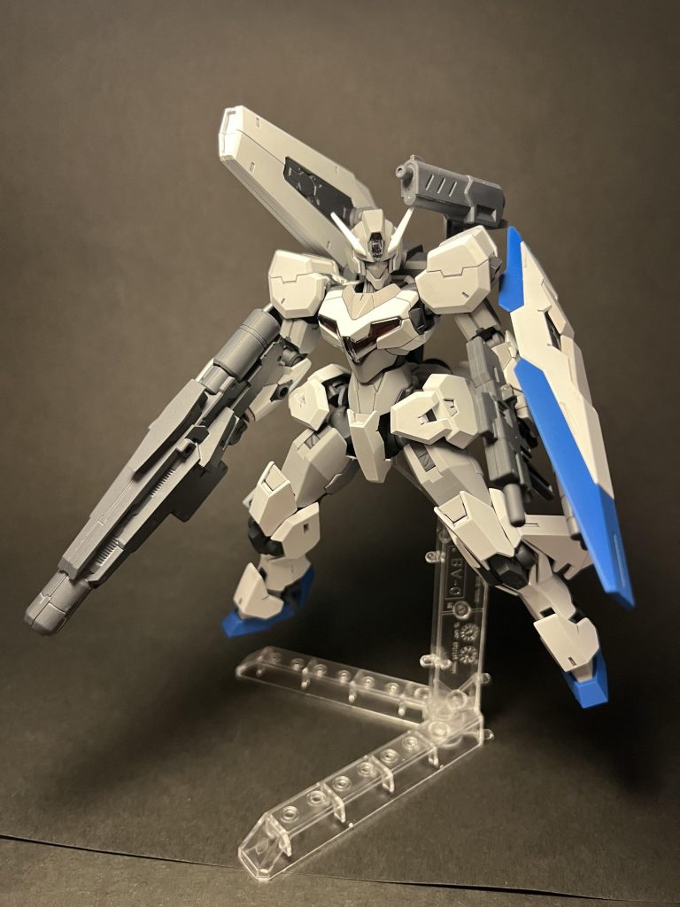 色々持たせるとポージングが決めにくい。。ではまた