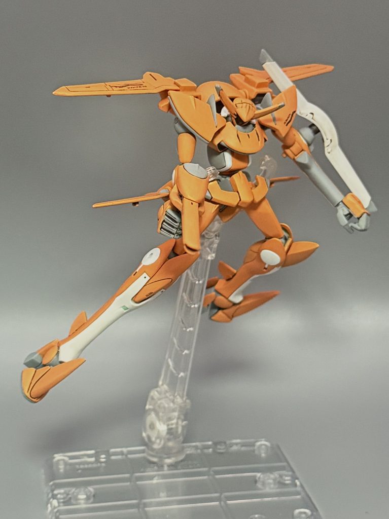 ガンダムOOに出てくる非ソレスタルビーイング軍機のデザインがとてもシュールで好きですね😊スマートな等身と航空機の意匠が絶妙にバランスしていると感じます。