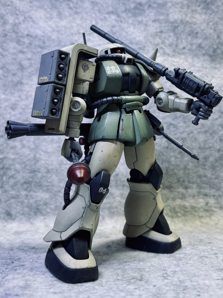 両手が塞がってるので、まずは右手のシュツルム・ファウストを投げてから〜の、マゼラトップ砲で応戦するイメージですかね🤔💦