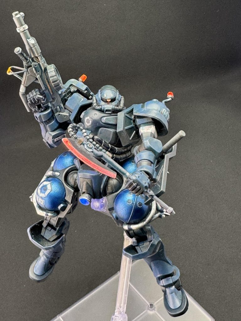 ヒートホーク…どこに装備してるんだろ?マジックルミノペイントで塗ってあるので、通常は金属色、UVライトを当てると赤く光るようになってます