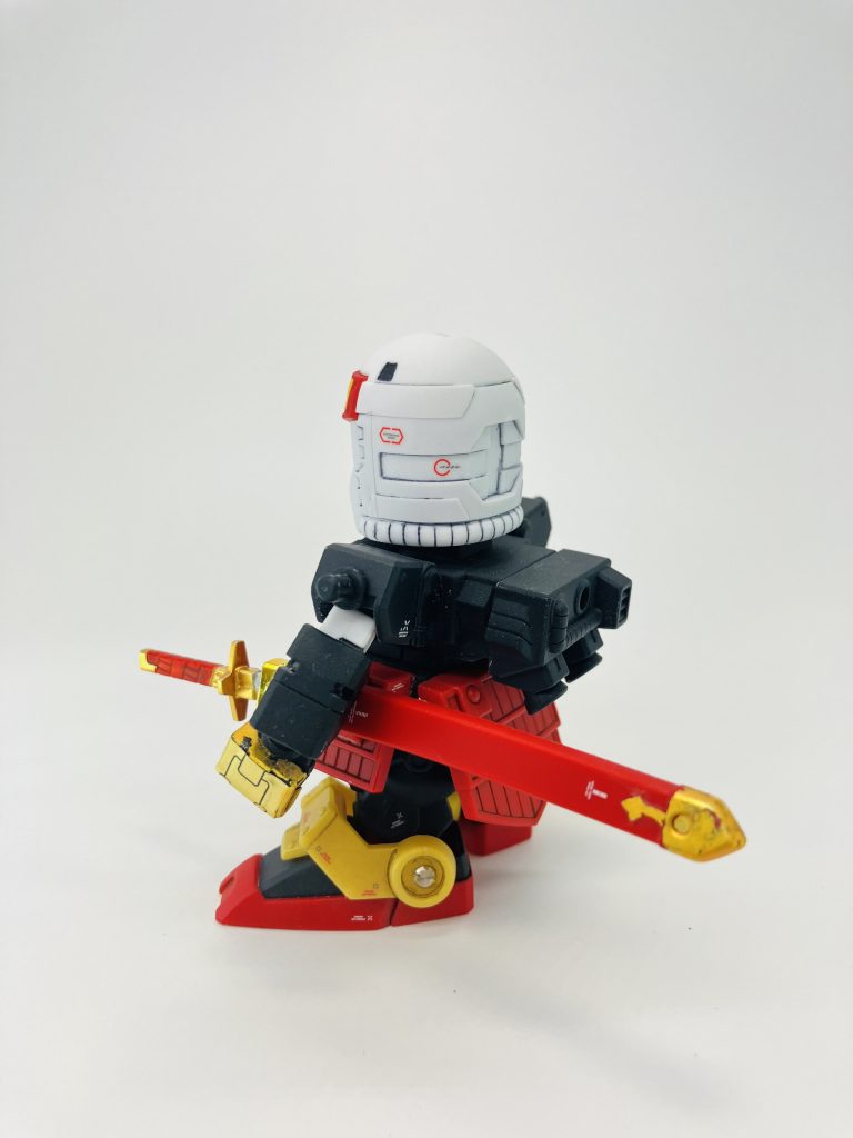 金色はマーカーで塗装し、しっかり乾燥させたつもりだったんですがマスキングテープで一部剥がれると言うゲンナリ事案発生😩