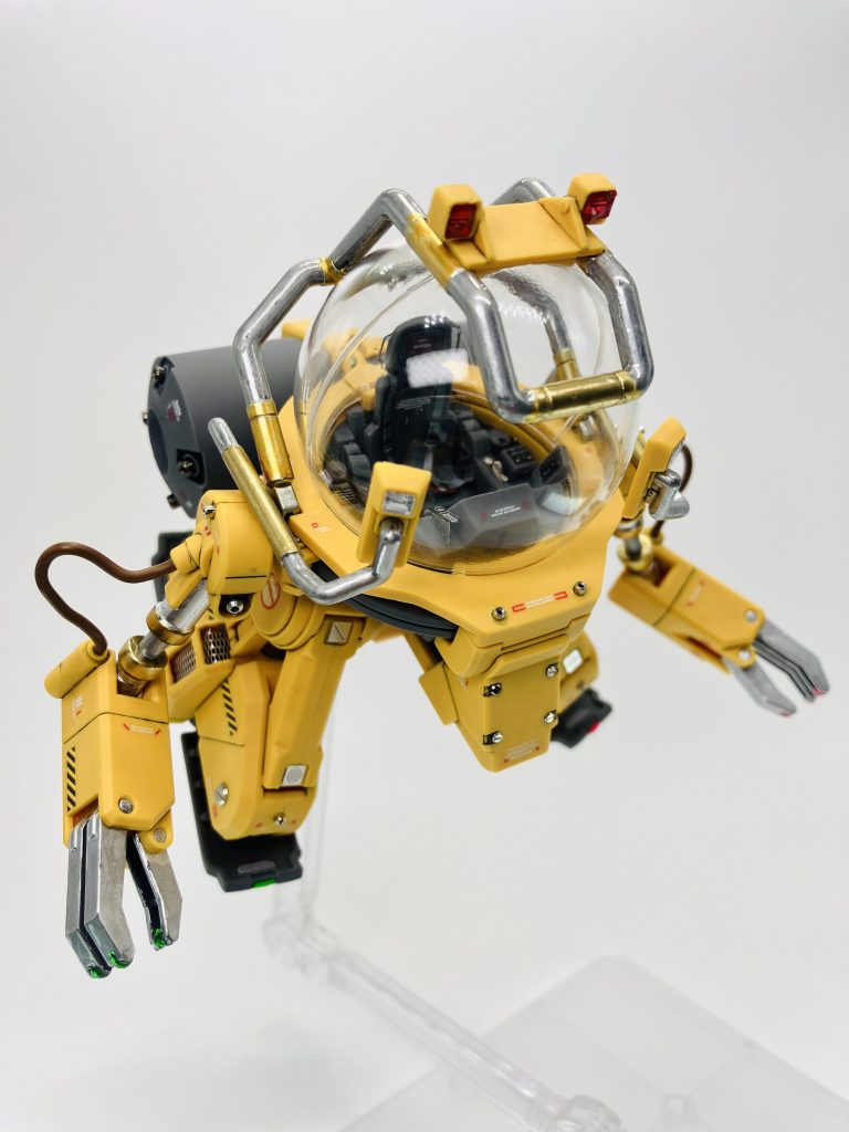 こうなると前後モナカ割のキャノピーが、1パーツだったらなぁって😌