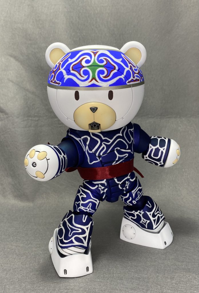 ベルベットカラーを塗った本体に水性ホビーカラーで文様を描きました