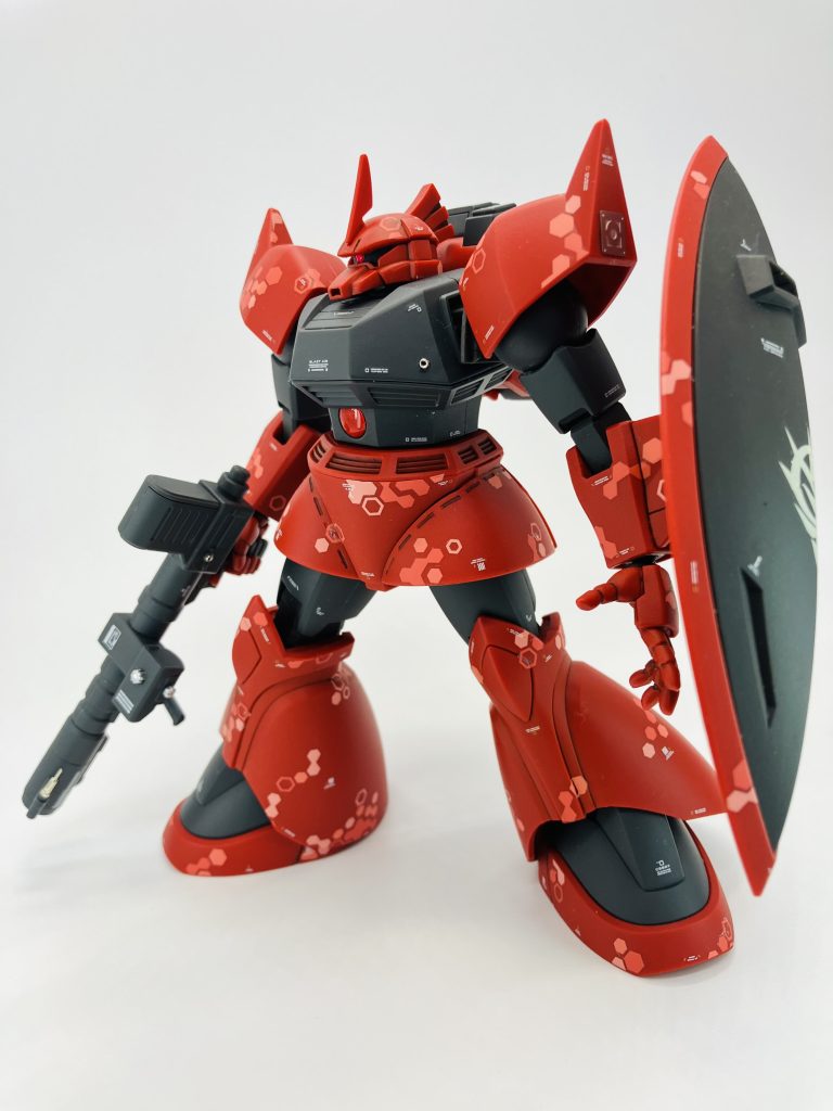 思い描いたとおりに仕上がって真紅の稲妻をヘックス迷彩で再現出来たようなんですが、紅いために桜吹雪みたいな印象🌸なんか’🍵和テイスト’が滲み出てきたので、表記上はＪ.雷電専用機ということでヨロシクお願いします🥳