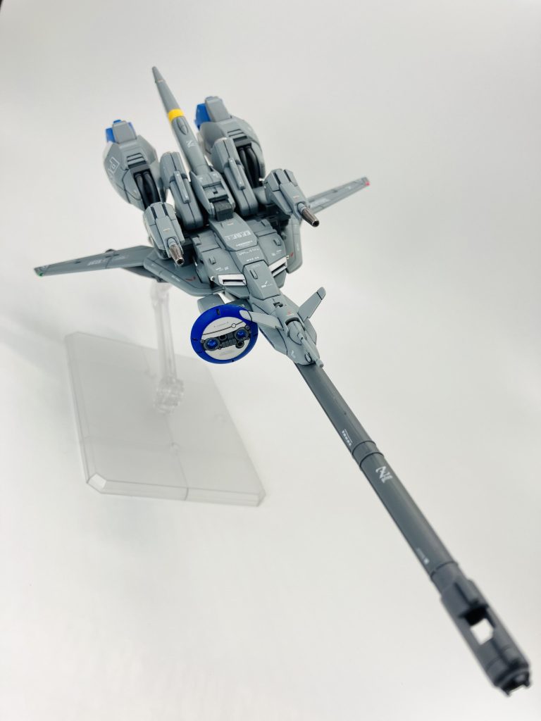 迫力あるウェーブライダー、胴体部を差し替えるのでロボット形態でもプロポーションも良いです👍