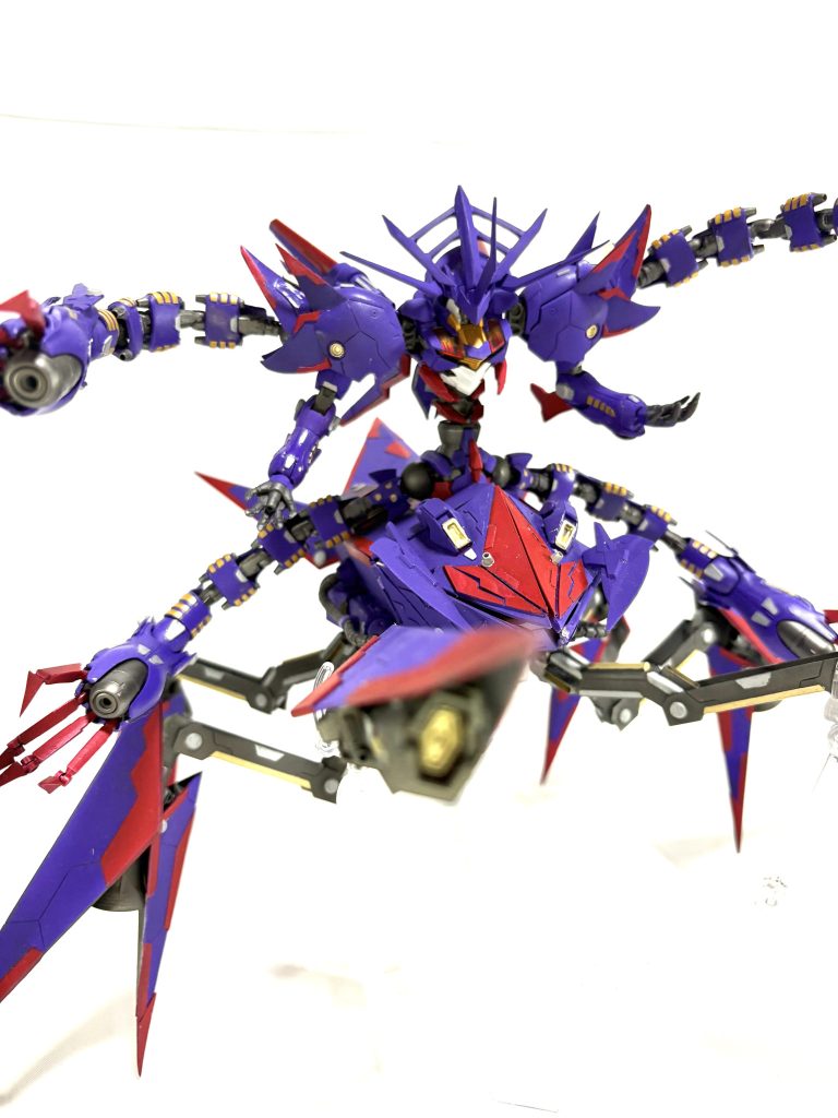 モビルアーマー部分には4基の大型ブースター2基のメガ粒子砲を搭載