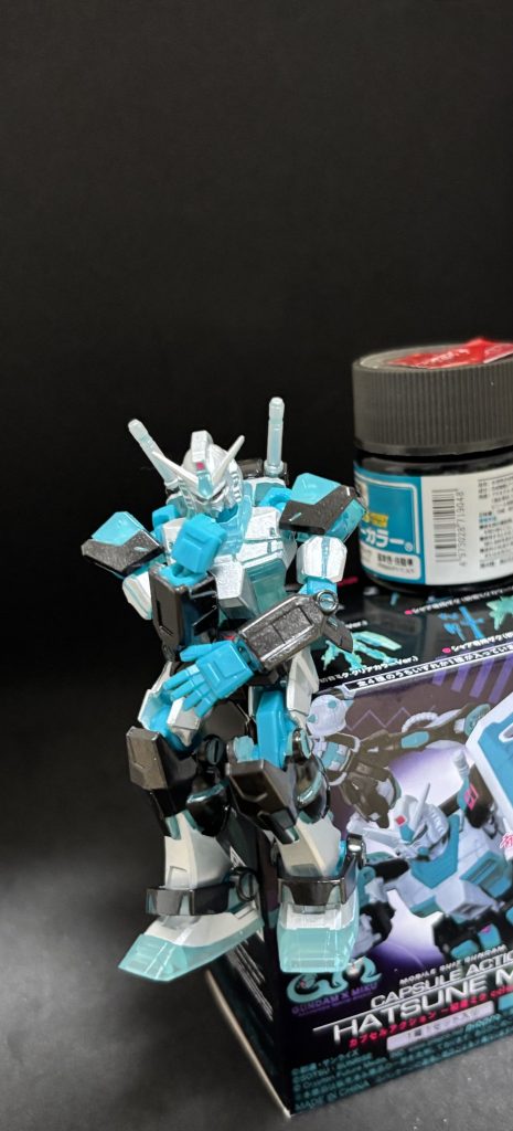 そもそも当たり確率は2/4=1/2。1/2を2回外す確率は1/4。1/2を3連続で外す確率は1/8。次買えば7/8で色付き。1,500円は安くないが……やってみる価値ありますぜ！