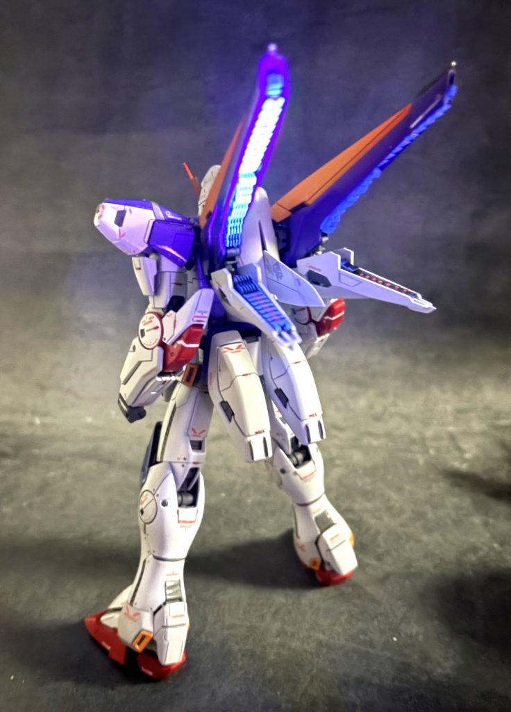 ミノフスキードライブフル稼働状態の表現光の翼とは違った表現となっております。