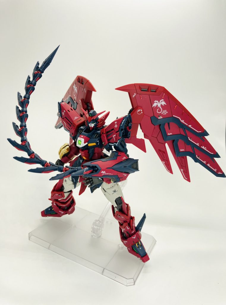 ヒートロッドはアドヴァンストMSジョイントで柔軟に稼働、するのはいいのですが加工しにくい素材🤔一個一個にマイナスモールド貼り付けたり、デカールも考えたんですが断念😢