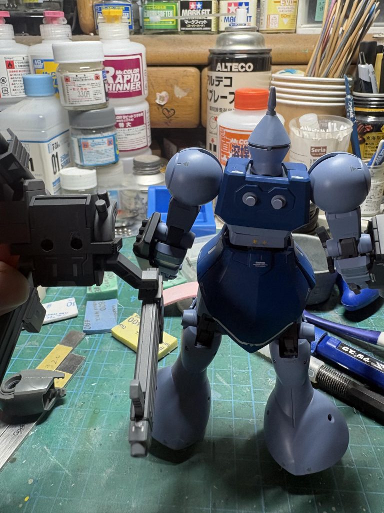 バックパックの接続はランナーを使いバックパック側の接続位置を少しずらしました