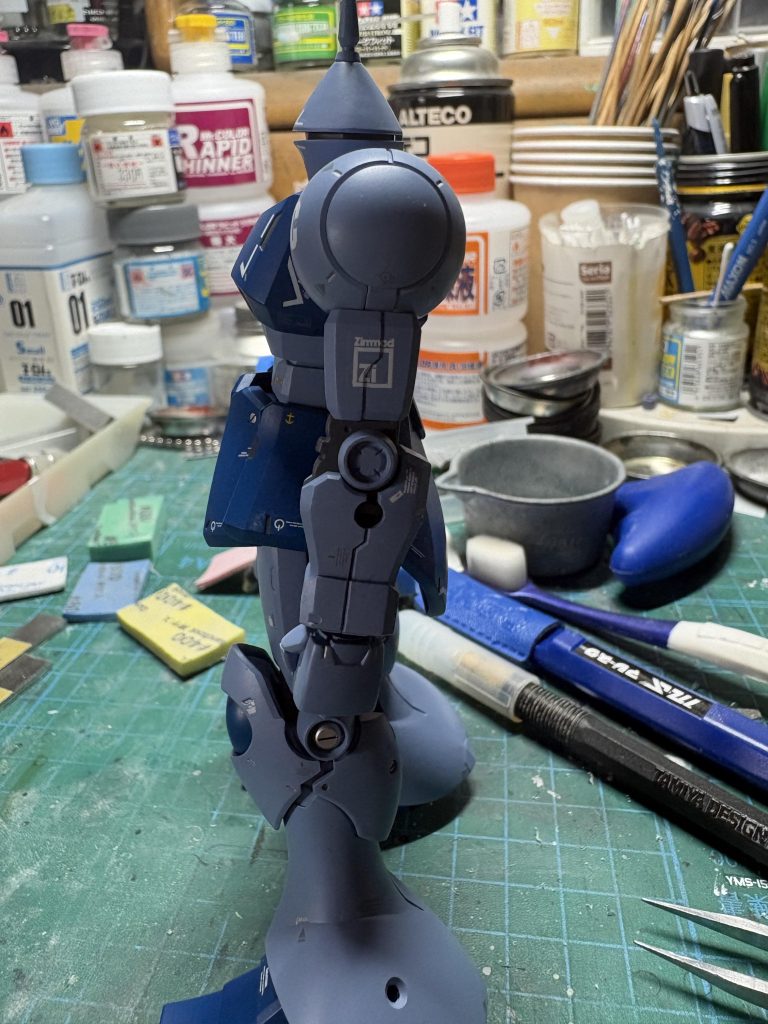 ゲルググキャノンのシールドを取り付ける為に両腕に穴開けました