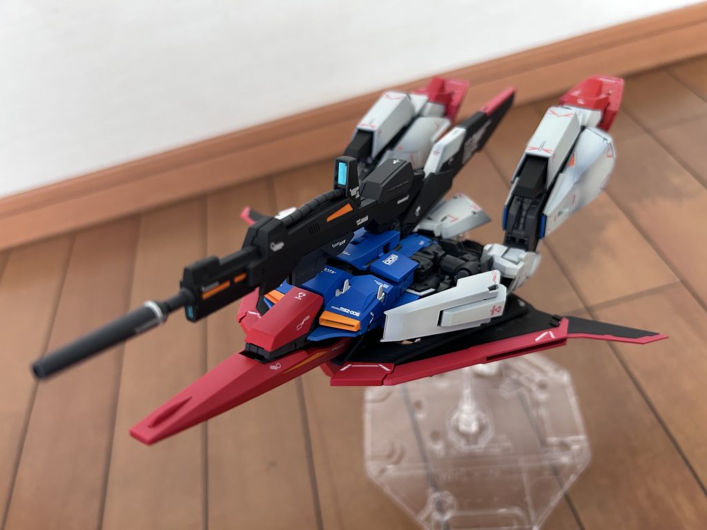 出来ればもうチャレンジしたくないウェイブライダー形態！これは全塗装派の者としては、本当に神経を使うギミックの連続…