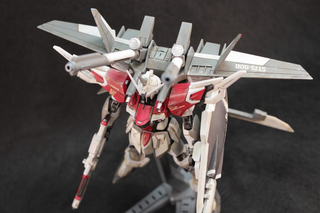 I.W.S.P.装備で大気圏内での高々度からの強襲に特化したという設定です。