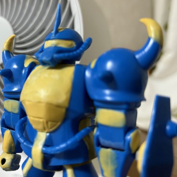 グフのパテ盛りがあらかた終わったので後は塗装するだけ。（4枚目）