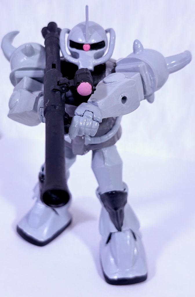 なお左腕にはシールドを装備できるジョイントが設けられている。