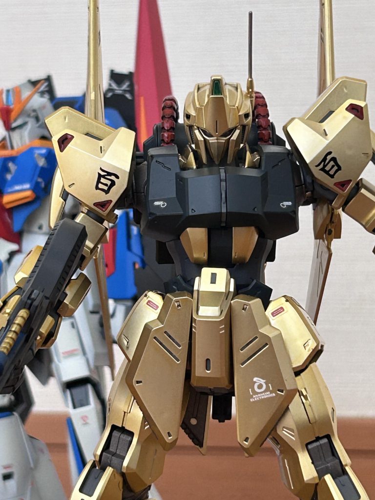 金メッキパーツは、手を掛けた割に　素組み状態からあまり変化して見えて（写真は特に）くれませんでした…