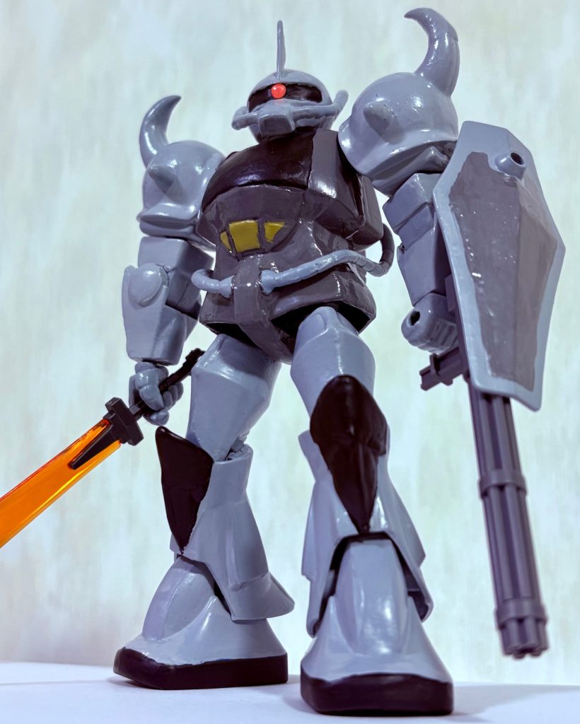 ちなみにシールドにはザク・ハーフキャノンのガトリング砲をくっ付けられるスペースがあるので、「なんちゃってグフカスタム」にもなれるぞ(gundam-kao2)