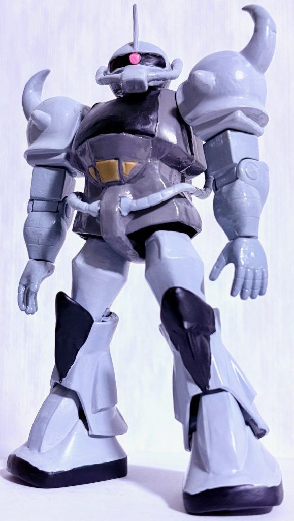 パッと見ではわかりにくいが、腕を旧ザクのモノにしたパターン。これは割とありそうな感じ。