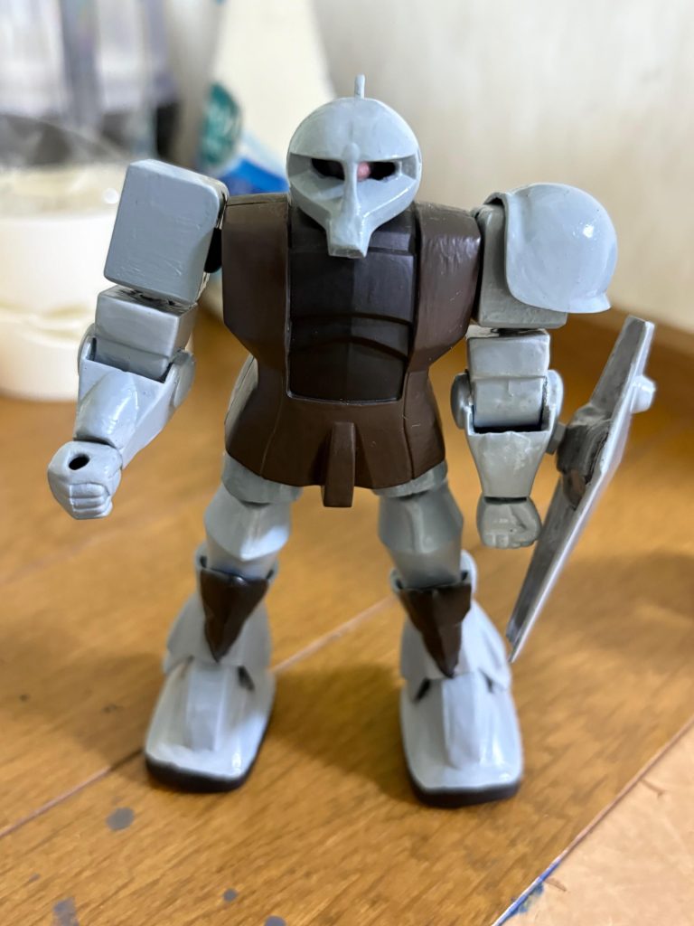 こちらはグフの手足を付けた旧ザク。