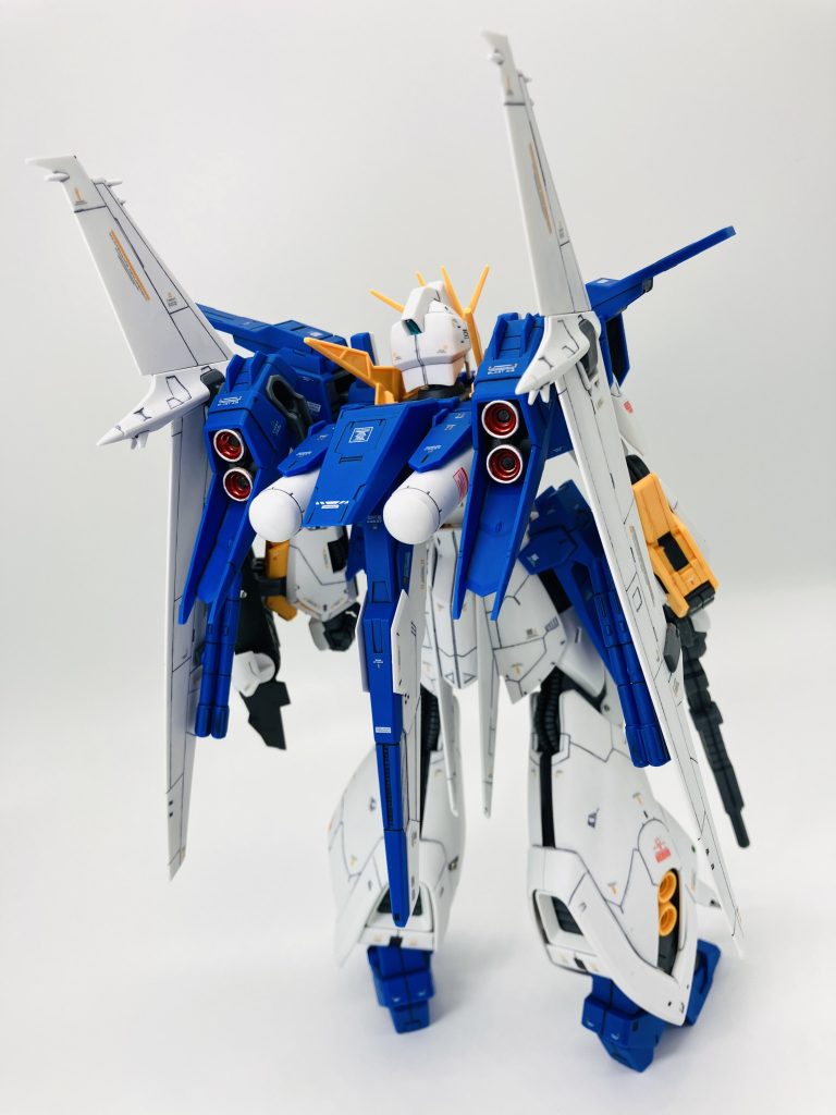 背面バーニアも安定のガンダムマーカーのメッキシルバー&ロイヤルメタレッドドで塗装🤩