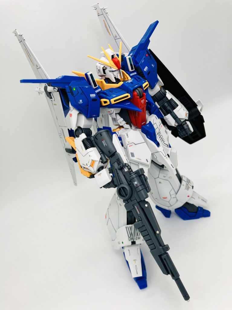 メタルパーツは控え目、センサー類のシールは上からレジン液を塗布して光沢率アップ🆙このリントヴルムのキラシール、いつものシールと異なり、少し硬めで厚みがある上質タイプ🆒アンリーシュドと同じですかね、標準仕様にして欲しい🥴