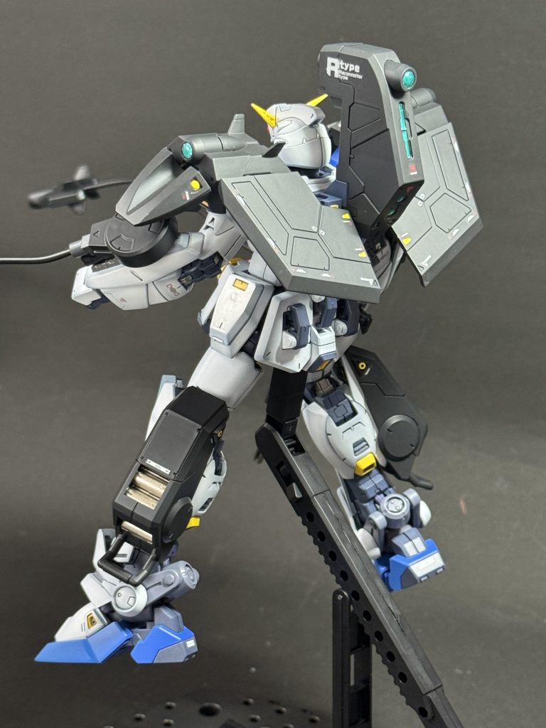 各レンズ部分は付属のシールの上からUVジェルを塗布してます。