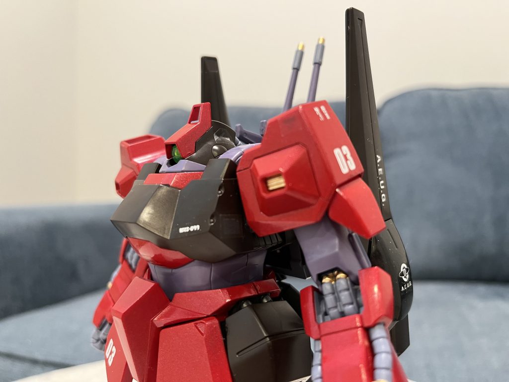 斜めのショットです。デカールは苦戦しましたが、”AEUG”ではなく、”ACUG”に見えるものが残念。