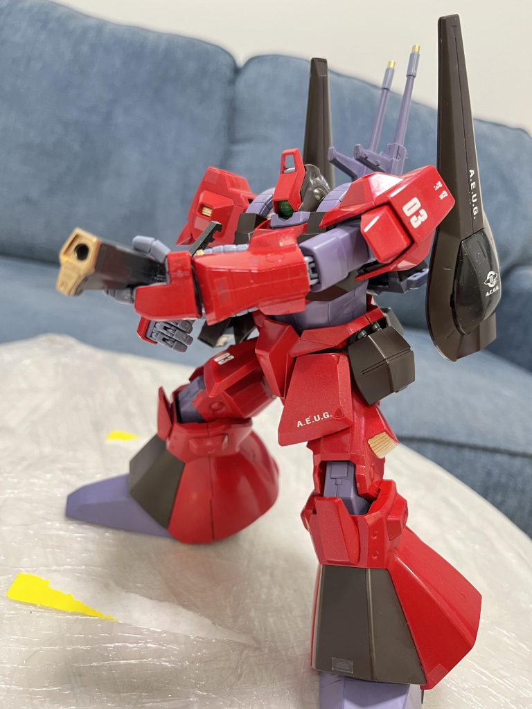 可動範囲が狭いですが、アニメに近い秀逸なプロポーションで満足です。