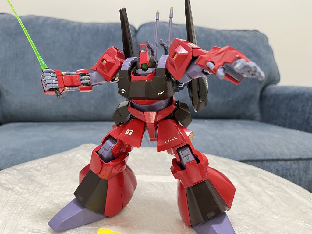 一番好きなジオン系のMSはドムなので、そのアッタクから生き延びる可能性はないポースを再現してみました。