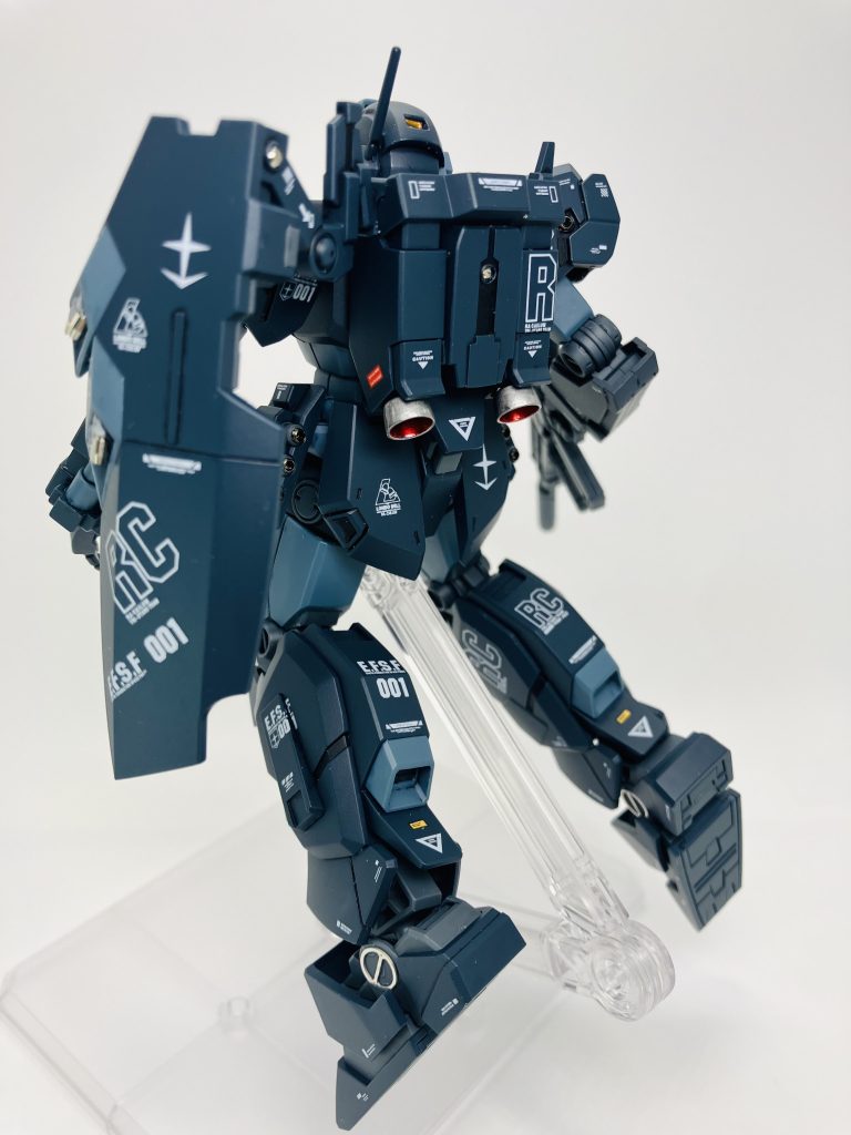 バーニアは定番のガンダムマーカーEXメッキシルバーとロイヤルメタレッドです🫡