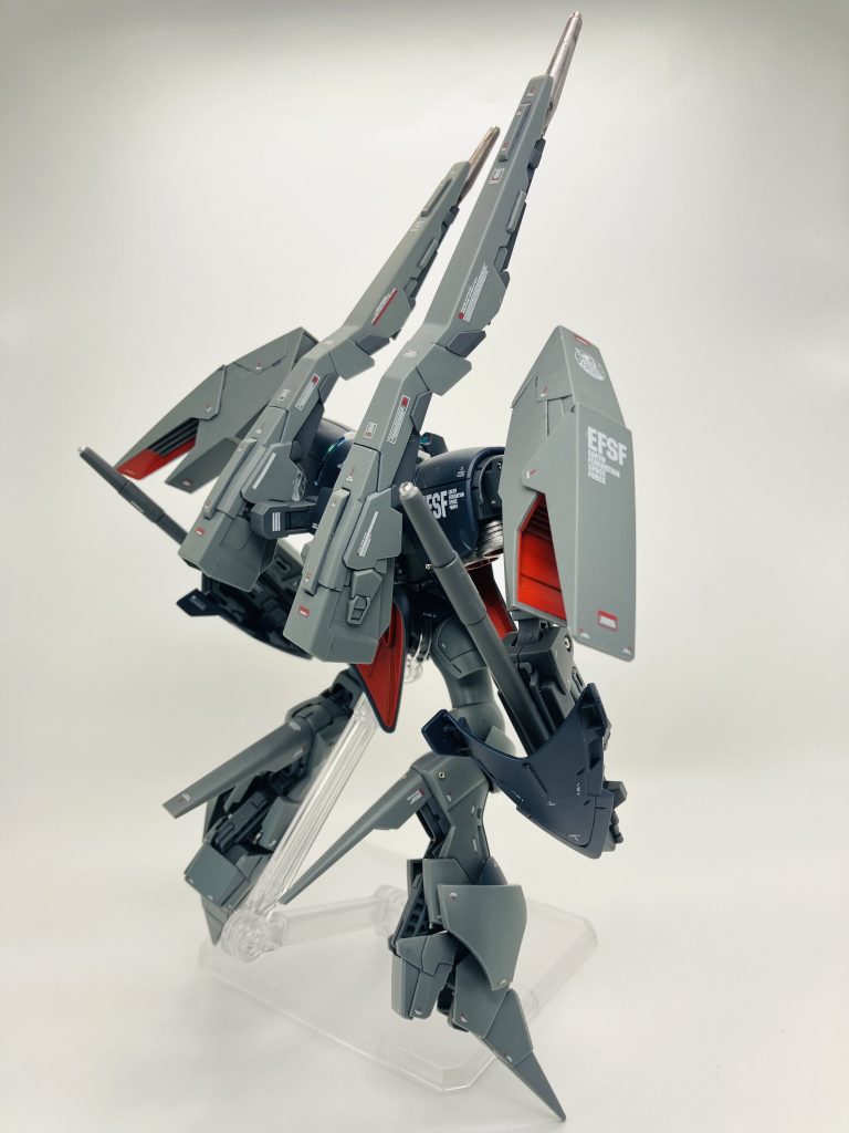 赤い部分はパーツとシールで再現😊