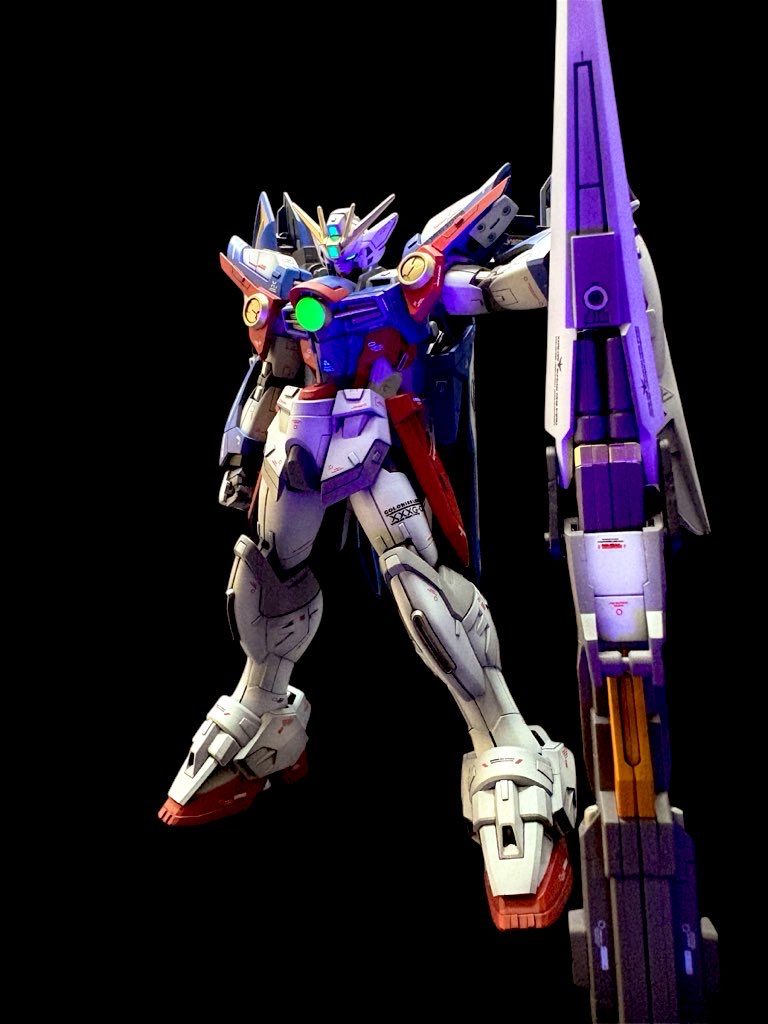 HGライジングフリーダムをベースにHGウィングゼロのパーツをミキシングし仕上げました^_^ライフリの稼働のおかげでポージングが良くキマります♪