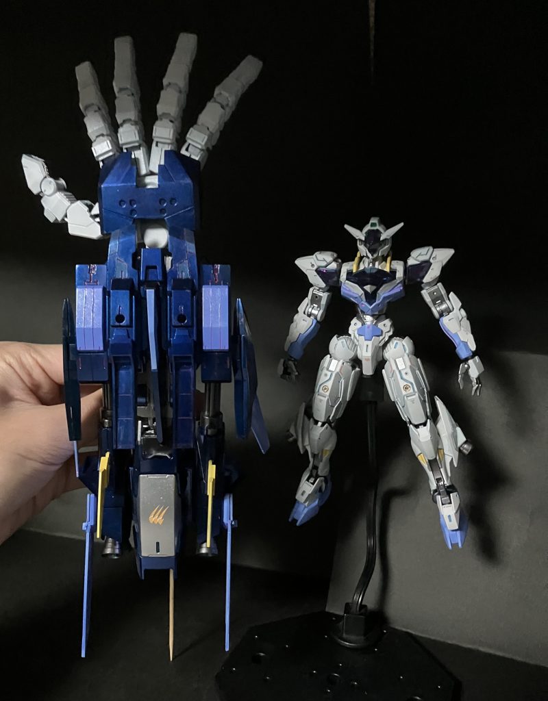 ミキシングで盛った結果、本体より大きいです。