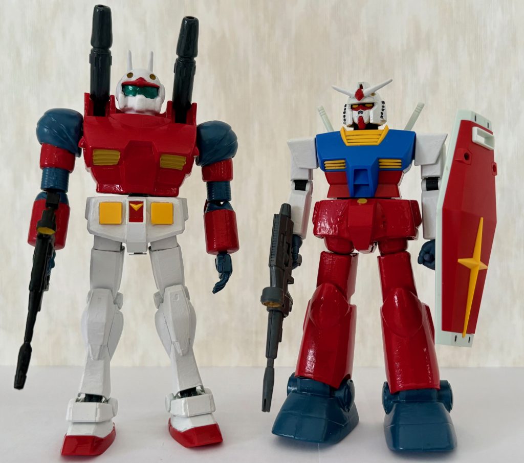 上半身と下半身を分離したので、以前作ったガンダムとも交換遊びが可能。