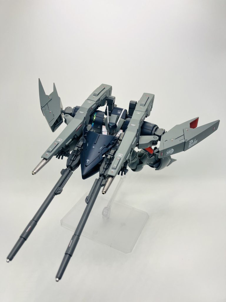 可変機なのでと、、、一部デカールと塗膜を犠牲にして、変形慣行します😭