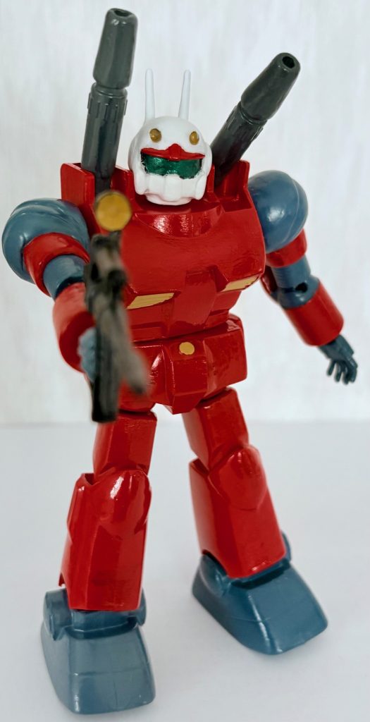 塗装で一番大変だと思ったのが、頭部を何度も白系塗料で塗りまくった事かな・・・。他はほぼ赤とミディアムブルーだったので、それほど苦労しなかった。