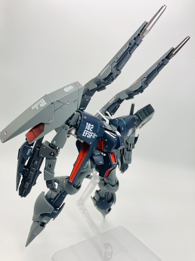 余談ですが砲塔先端は、ガンダムマーカーヘビーガンメタリック、さらに最先端はメタルパーツ🫡光の加減かもしれませんが、メタルパーツに負けないマーカーの輝きに驚き😁