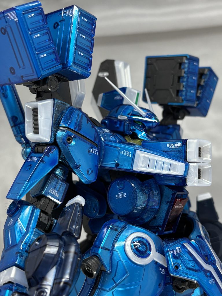 ミサイルポットの部分バカうまくいった。内部構造の影響もあり奥まった部分の裏地が若干弱めですね。乳白色の白がめちゃ綺麗です。