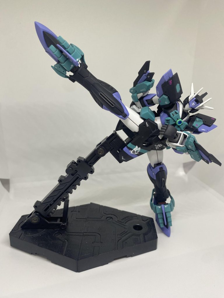 脚部は最初ノーベルのままブレイジングをミキシングしようとしてましたが、ハイヒール＋高可動の条件をライジングフリーダムが満たしてくれたのでそちらに変更しました。