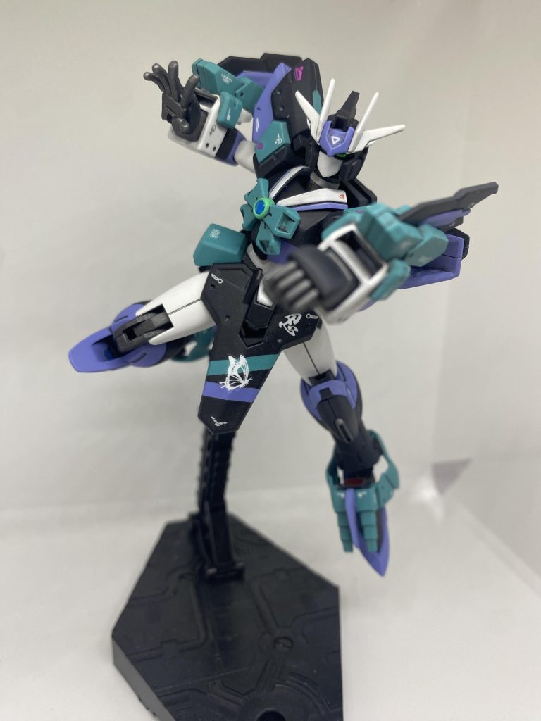 腕部は可動域より見た目重視でノーベル＋ディナイアル＋ブレイジングになってます。フェイスパーツもディナイアル＋ブレイジングで制作しましたが、思いのほか女性顔っぽくなりました