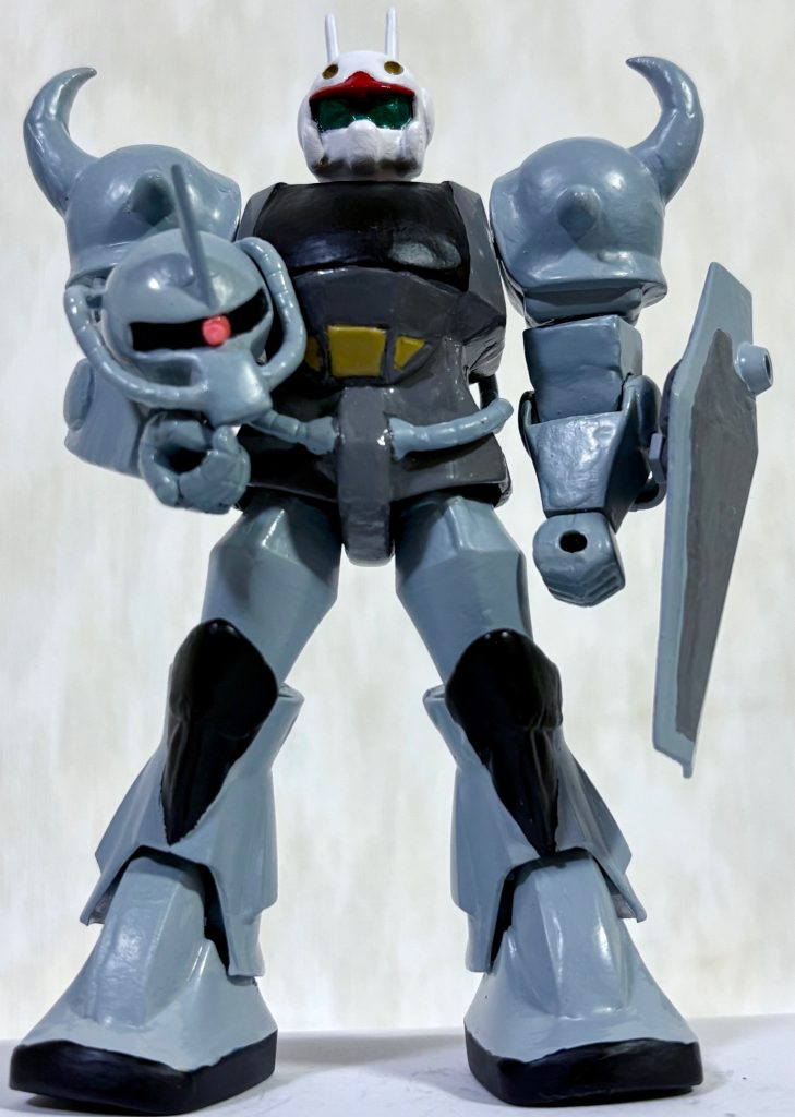 ちなみにグフとも頭を交換できる。敵のロボットに擬装して敵の陣地に潜入するのはロボットアニメやヒーローもののお約束の一つなのだが、ガンダムだとあんましやらないねぇ（ゲムカモフやザニーという例もあるがザクやGMそのものにはなりきれてないので除外）。