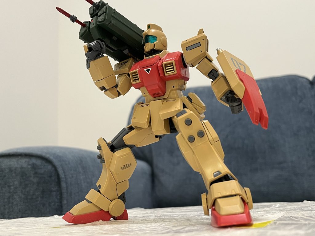 これは地上の兵士の視点です。MSの巨大感をすごく感じます。拠点強襲に対してミサイル用意！「敵の砲台を破壊せよ！！」