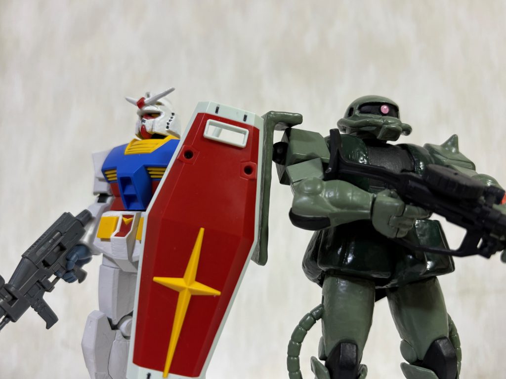 そのまま作ってもいい、魔改造してもいい。旧キットは無限の可能性を秘めている。次回もお楽しみに(zaku-kao6)