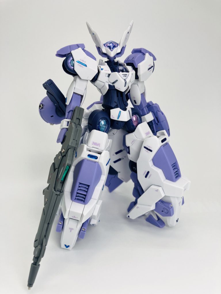 この🐇ウサギのような色使いとデザインが秀逸😉こうやって全体を見ると近未来感が強くてバーチャロンのバーチャロイドみたいですね🤖