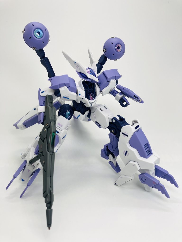 このポッド、本来は接続アームから外してスタンドに載せて浮遊させた方が良かったですね、しかしホロマーカーが良い👍😬　左右でレッドとブルーを塗り分け↔️