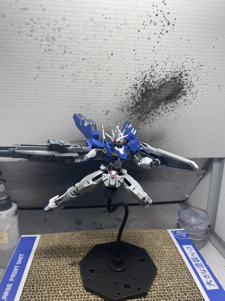 ビームライフル構え腕の可動と若干保持力の無さを感じました。こんなものですかね。。。