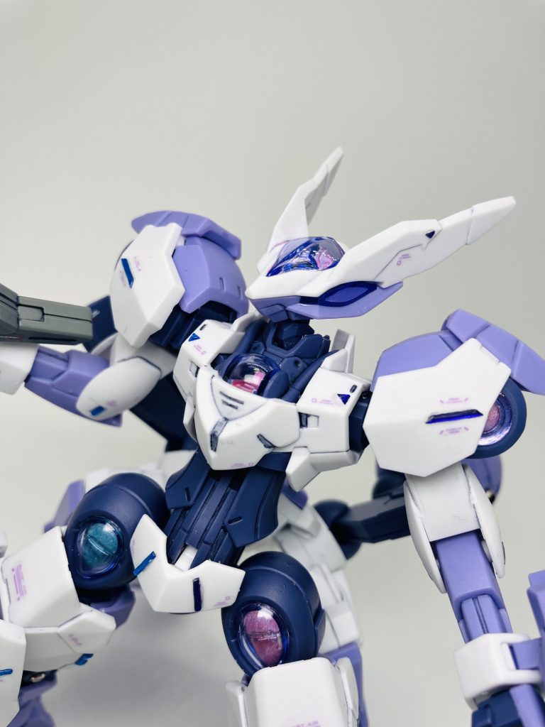 トップコートはいつも室外のベランダで吹くんですが、強風で一部ホコリを巻き込む事案発生😅