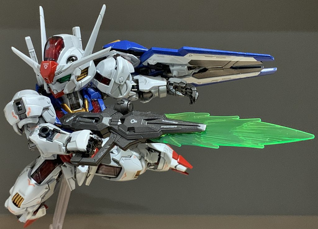 塗装レシピ関節部:黒サフ→スターブライトアイアンライフル:ガンメタ白部:銀サフ→アルティメットホワイト→ムーンストーンパールグレー部:銀サフ→ニュートラルグレーⅡ→ムーンストーンパール青部:銀サフ→コバルトブルー→サファイアブルー赤部:銀サフ→モンザレッド→ルビーレッド黄部:銀サフ→スターブライトゴールド