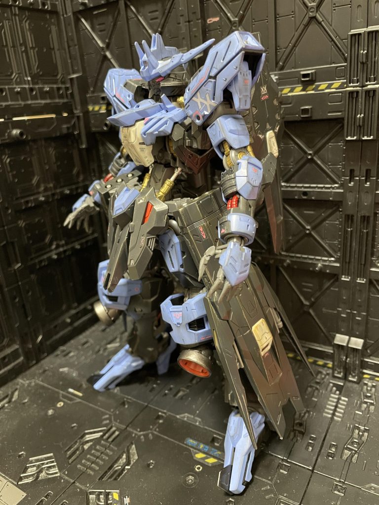 部分塗装とウェザリングマスター、ドライブラシのウェザリング仕上げです。